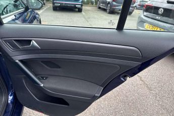 Volkswagen Golf 1.6 TDI SE [Nav] 5dr DSG