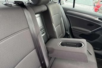 Volkswagen Golf 1.6 TDI SE [Nav] 5dr DSG