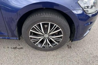 Volkswagen Golf 1.6 TDI SE [Nav] 5dr DSG