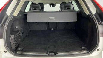 Volvo XC60 2.0 B5P [250] Momentum 5dr Geartronic