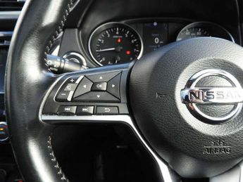 Nissan Qashqai 1.3 DiG-T 160 N-Connecta 5dr DCT