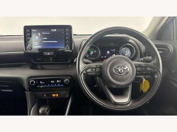 Toyota Yaris 1.5 Hybrid Design 5dr CVT