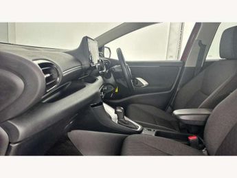 Toyota Yaris 1.5 Hybrid Design 5dr CVT