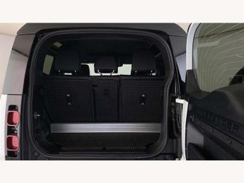 Land Rover Defender 3.0 D250 X-Dynamic SE 90 3dr Auto
