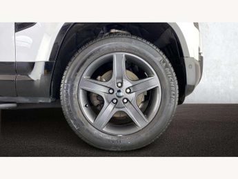 Land Rover Defender 3.0 D250 X-Dynamic SE 90 3dr Auto