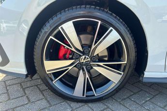 Volkswagen Golf 2.0 TDI 200 GTD 5dr DSG