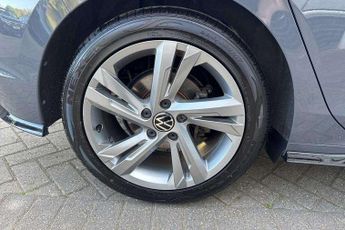 Volkswagen Golf 1.5 eTSI 150 R-Line 5dr DSG