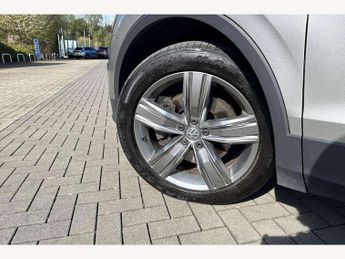 Volkswagen Tiguan 2.0 TSi 190 4Motion SEL 5dr DSG