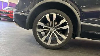 Volkswagen Tiguan 2.0 TSi 230 4Motion SEL 5dr DSG