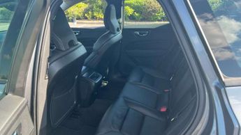 Volvo XC60 2.0 D4 Momentum 5dr AWD Geartronic