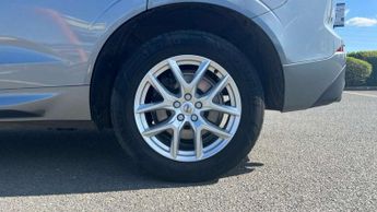 Volvo XC60 2.0 D4 Momentum 5dr AWD Geartronic