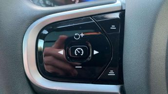 Volvo XC60 2.0 B4D R DESIGN 5dr AWD Geartronic