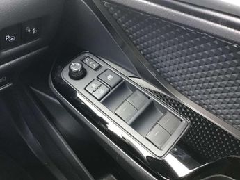 Toyota C-HR 1.8 Hybrid Design 5dr CVT