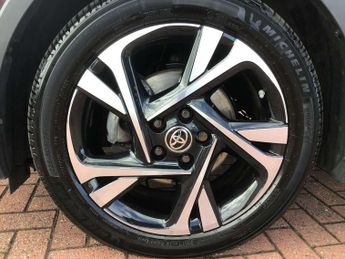 Toyota C-HR 1.8 Hybrid Design 5dr CVT
