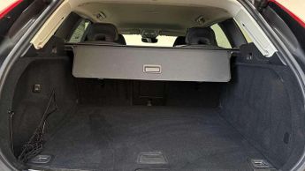 Volvo XC60 2.0 B5P Plus Dark 5dr AWD Geartronic