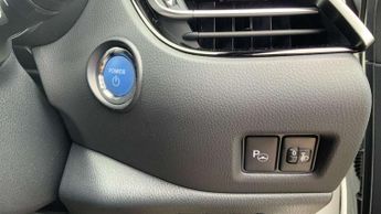 Toyota C-HR 1.8 Hybrid Design 5dr CVT
