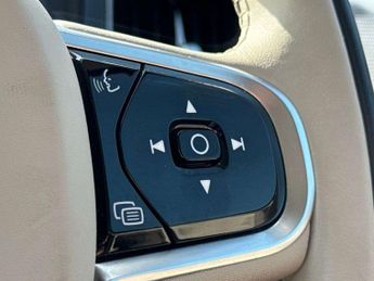 Volvo XC60 2.0 B5P Ultimate Dark 5dr AWD Geartronic