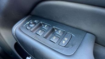 Volvo XC60 2.0 B5P Ultra Dark 5dr AWD Geartronic