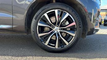 Volvo XC60 2.0 B5P Ultra Dark 5dr AWD Geartronic