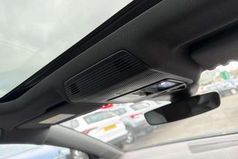 Volkswagen Golf 1.5 eTSI 150 R-Line 5dr DSG