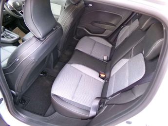 Renault Clio 1.6 E-TECH full hybrid 145 Techno 5dr Auto