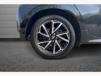 Toyota Yaris 1.5 Hybrid Design 5dr CVT