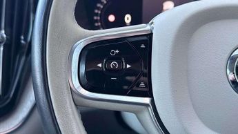 Volvo XC60 2.0 B5P Core 5dr AWD Geartronic