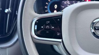 Volvo XC60 2.0 B4D Plus Dark 5dr AWD Geartronic