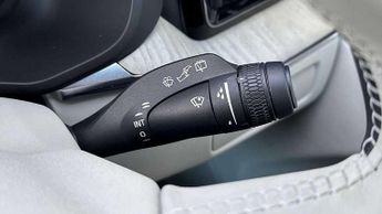 Volvo XC60 2.0 B4D Plus Dark 5dr AWD Geartronic