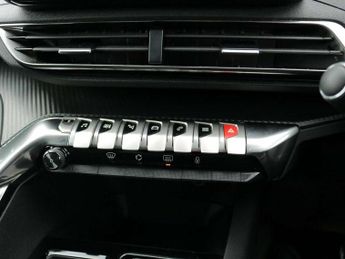 Peugeot 3008 1.6 Hybrid 180 Active 5dr e-EAT8