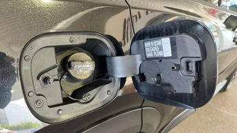 Nissan Juke 1.0 DiG-T N-Connecta 5dr DCT