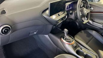 Nissan Juke 1.0 DiG-T N-Connecta 5dr DCT