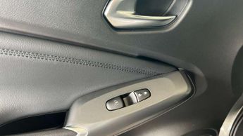 Nissan Juke 1.6 Hybrid N-Connecta 5dr Auto