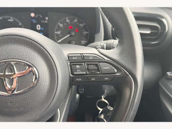 Toyota Yaris 1.5 Hybrid Icon 5dr CVT