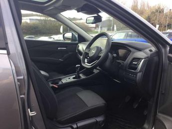 Nissan Qashqai 1.3 DiG-T MH N-Connecta 5dr