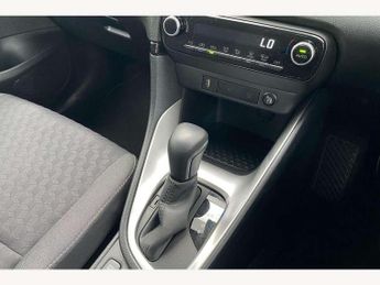 Toyota Yaris 1.5 Hybrid Design 5dr CVT