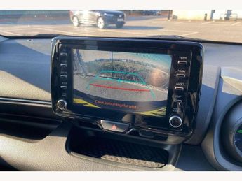 Toyota Yaris 1.5 Hybrid Design 5dr CVT