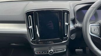 Volvo XC40 2.0 B4P Plus Dark 5dr AWD Auto