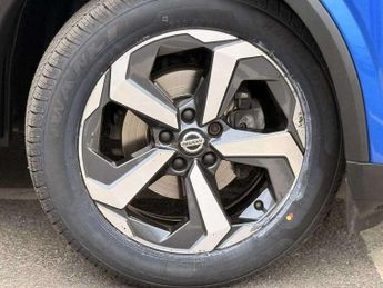 Nissan Qashqai 1.3 DiG-T MH 158 N-Connecta 5dr Xtronic