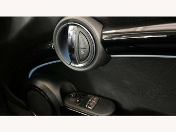 MINI Hatchback 1.5 Cooper Classic 3dr Auto