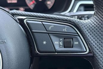 Audi A4 Avant 35 TFSI Black Edition 5dr S Tronic