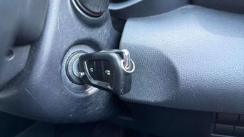 Toyota Yaris 1.5 Hybrid Design 5dr CVT