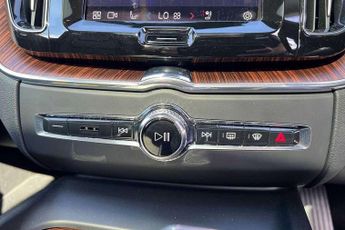 Volvo XC60 2.0 B5P Ultimate Dark 5dr AWD Geartronic