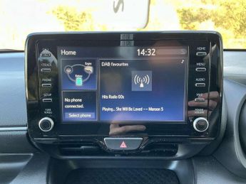 Toyota Yaris 1.5 Hybrid Design 5dr CVT