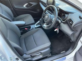 Toyota Yaris 1.5 Hybrid Design 5dr CVT