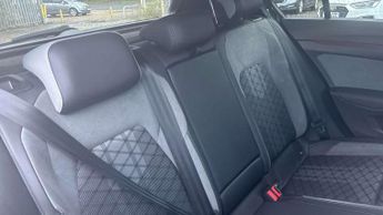 Volkswagen Golf 1.5 eTSI 150 R-Line 5dr DSG