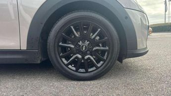 MINI Hatchback 1.5 Cooper Classic 3dr Auto