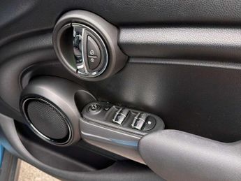 MINI Hatchback 5dr 1.5 Cooper Classic II 5dr Auto