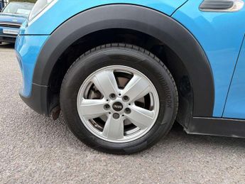 MINI Hatchback 5dr 1.5 Cooper Classic II 5dr Auto