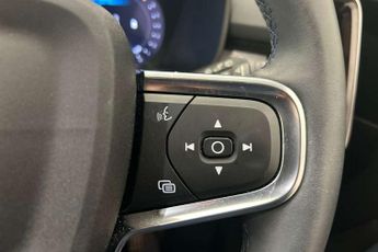 Volvo XC40 2.0 B3P Plus Dark 5dr Auto